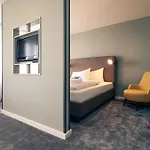 Отель Mercure Plaza 4*