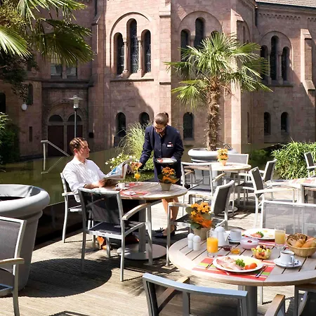 Hotell Mercure Plaza 4*