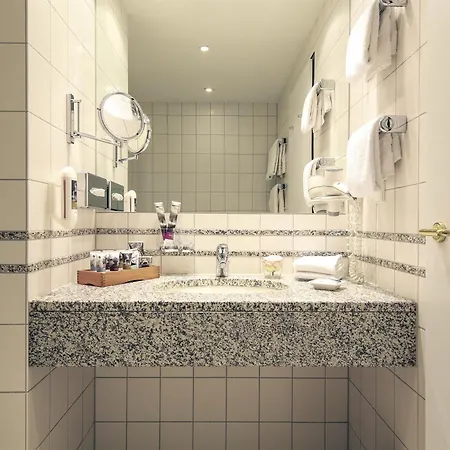 Mercure Plaza Hotel 4*