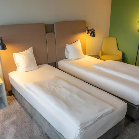 Mercure Plaza Hotel 4*