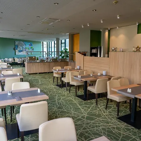 Mercure Plaza 4*