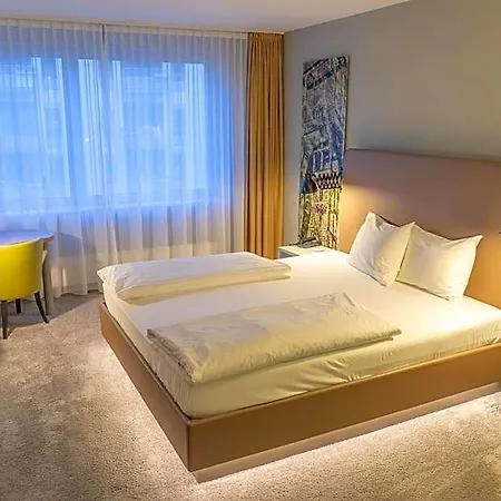 Mercure Plaza Hotel 4*