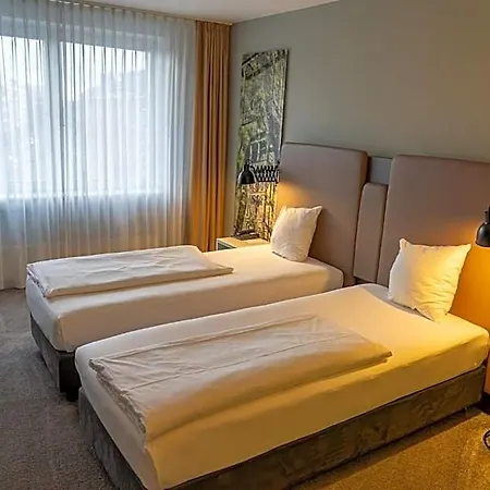 Mercure Plaza 4*