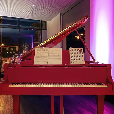 Отель Mercure Plaza 4*
