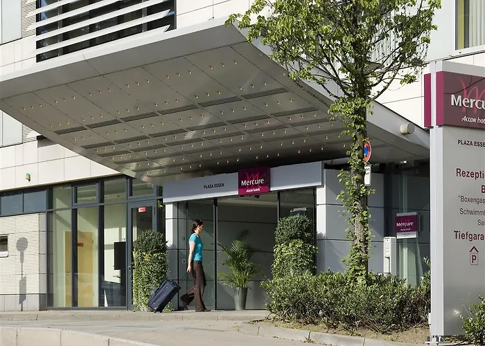 Отель Mercure Plaza 4*