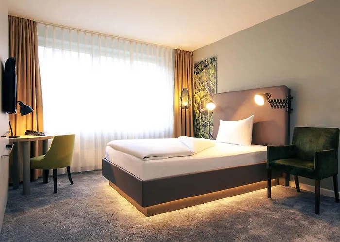 Mercure Plaza Hotel 4*