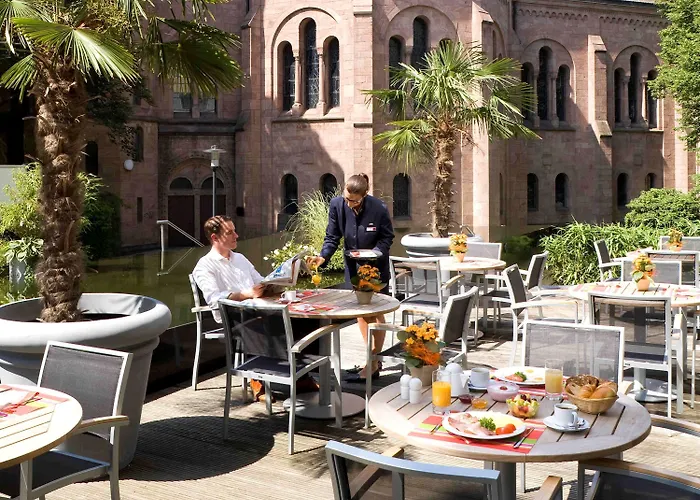 Отель Mercure Plaza 4*