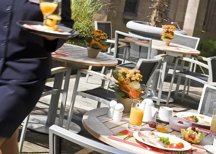 Mercure Plaza Hotel 4*